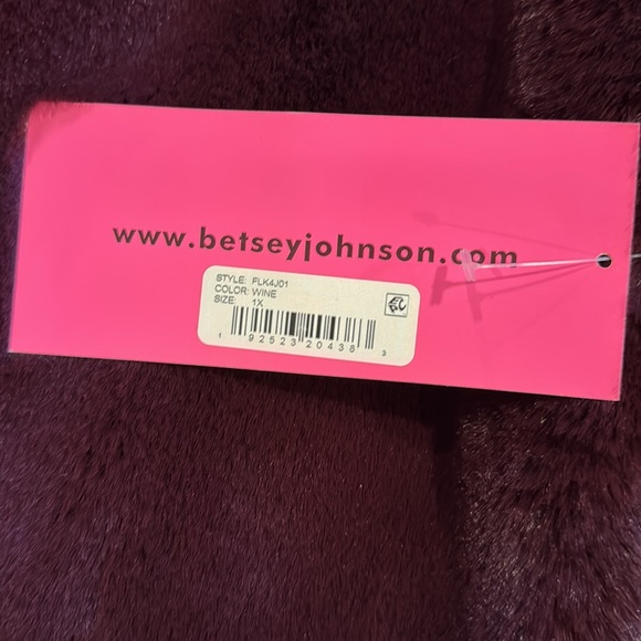 New wine color super soft shawl/poncho - Picture 2 of 8